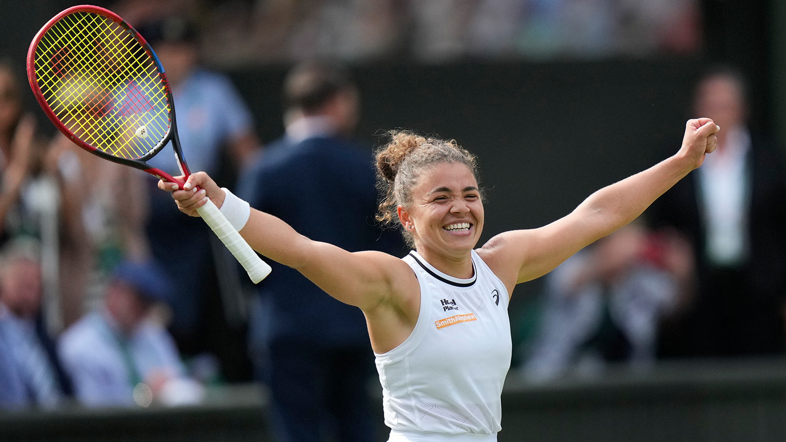Previewing Wimbledon 2024 Women's Final Paolini vs. Krejcikova